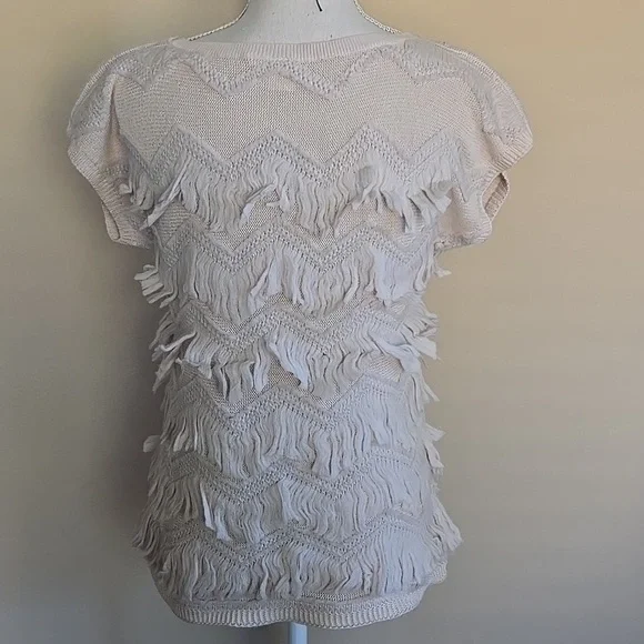 Anthropologie Little Yellow Bird Short-Sleeve Yarn Fringe Sweater Cream EUC - M - Picture 5 of 10
